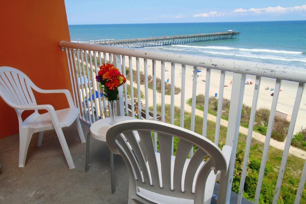 Oceanfront 2 Queen with Balcony