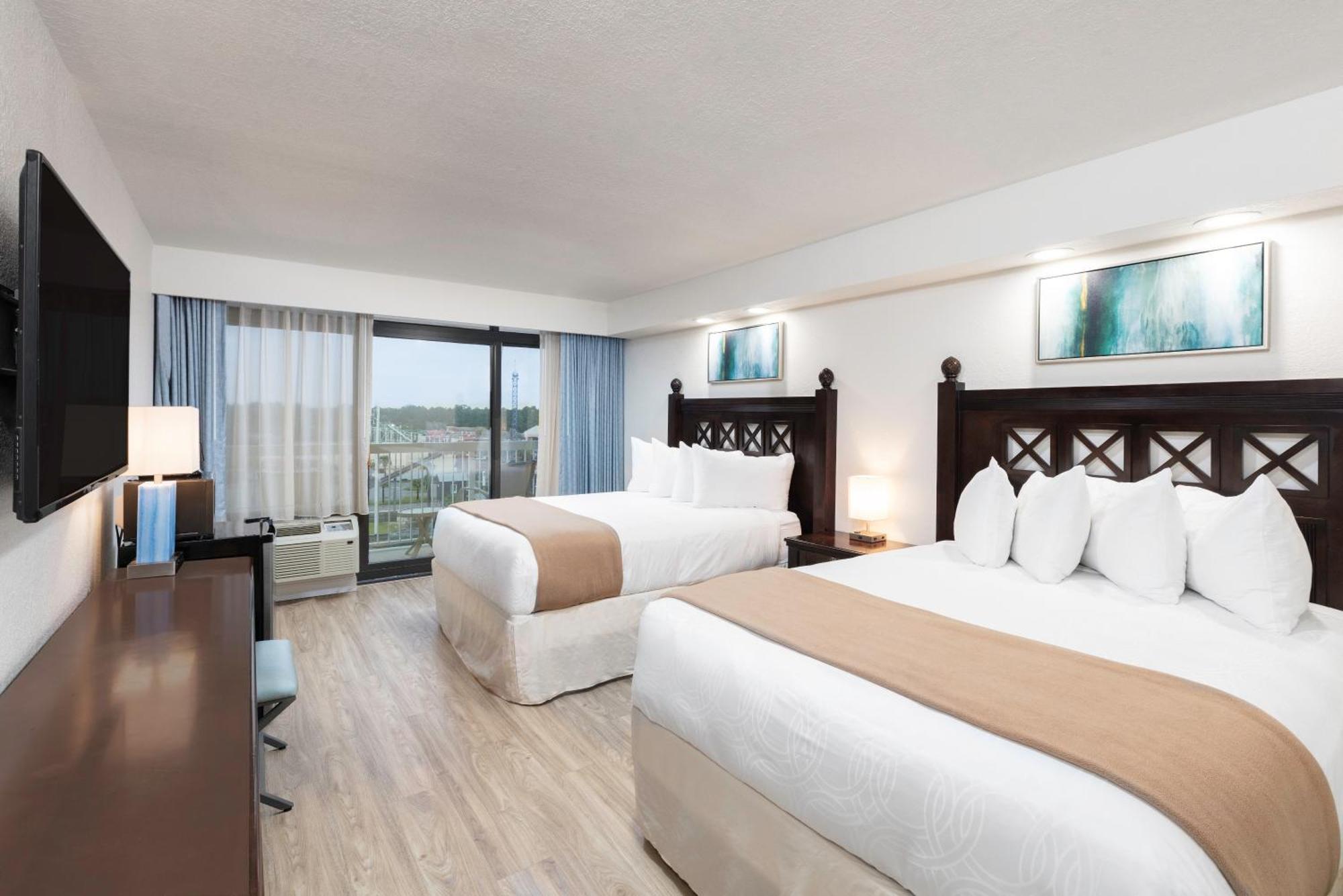 Double Amusement Park View Guestroom
