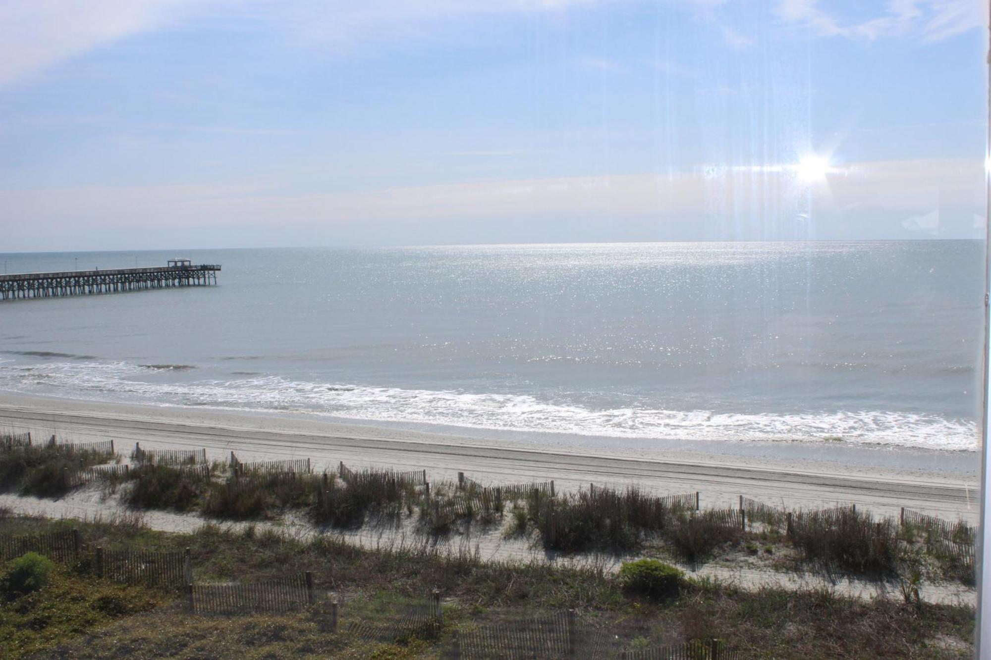 Oceanfront 2 Queen Beds No Balcony