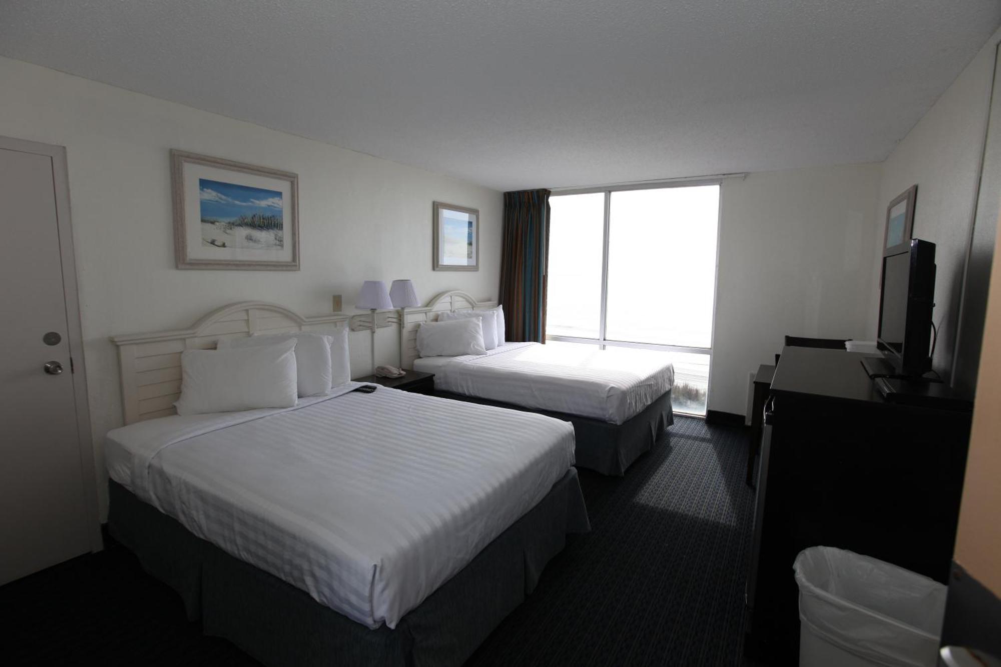 Oceanfront 2 Queen Beds No Balcony